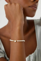 Gold Heart and Freshwater Pearl Bracelet – Elegant 925K Sterling Silver Jewelry