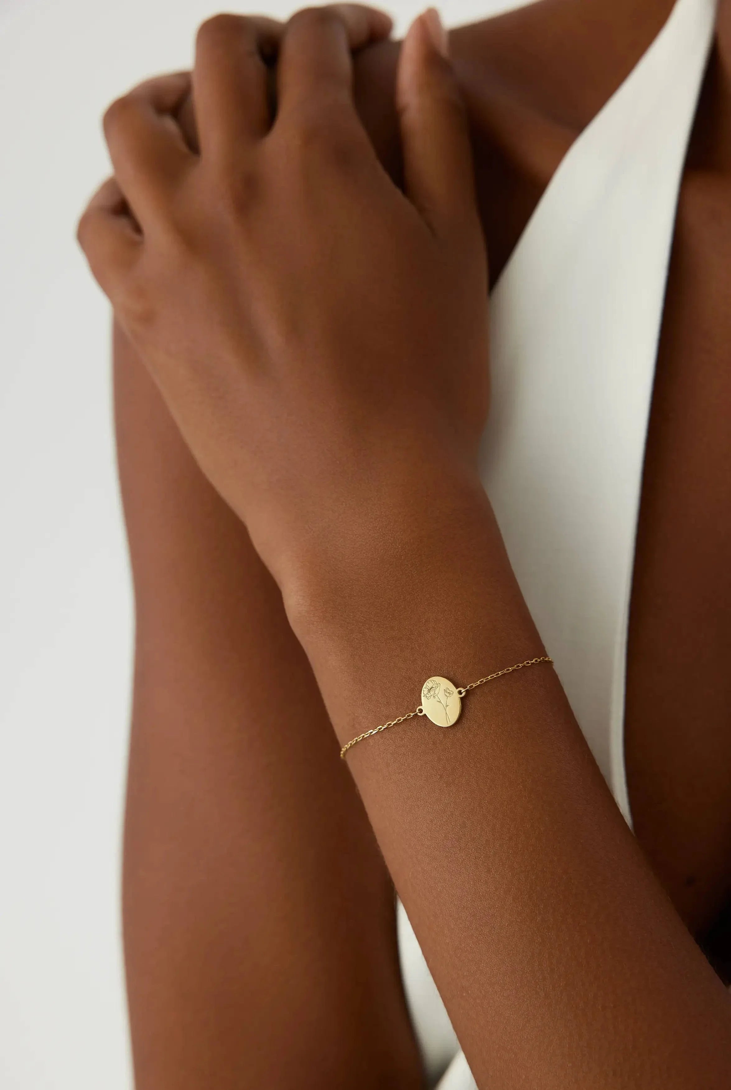 Tiny Birth Flower Bracelet – 18K Gold-Plated Custom Floral Charm Bracelet