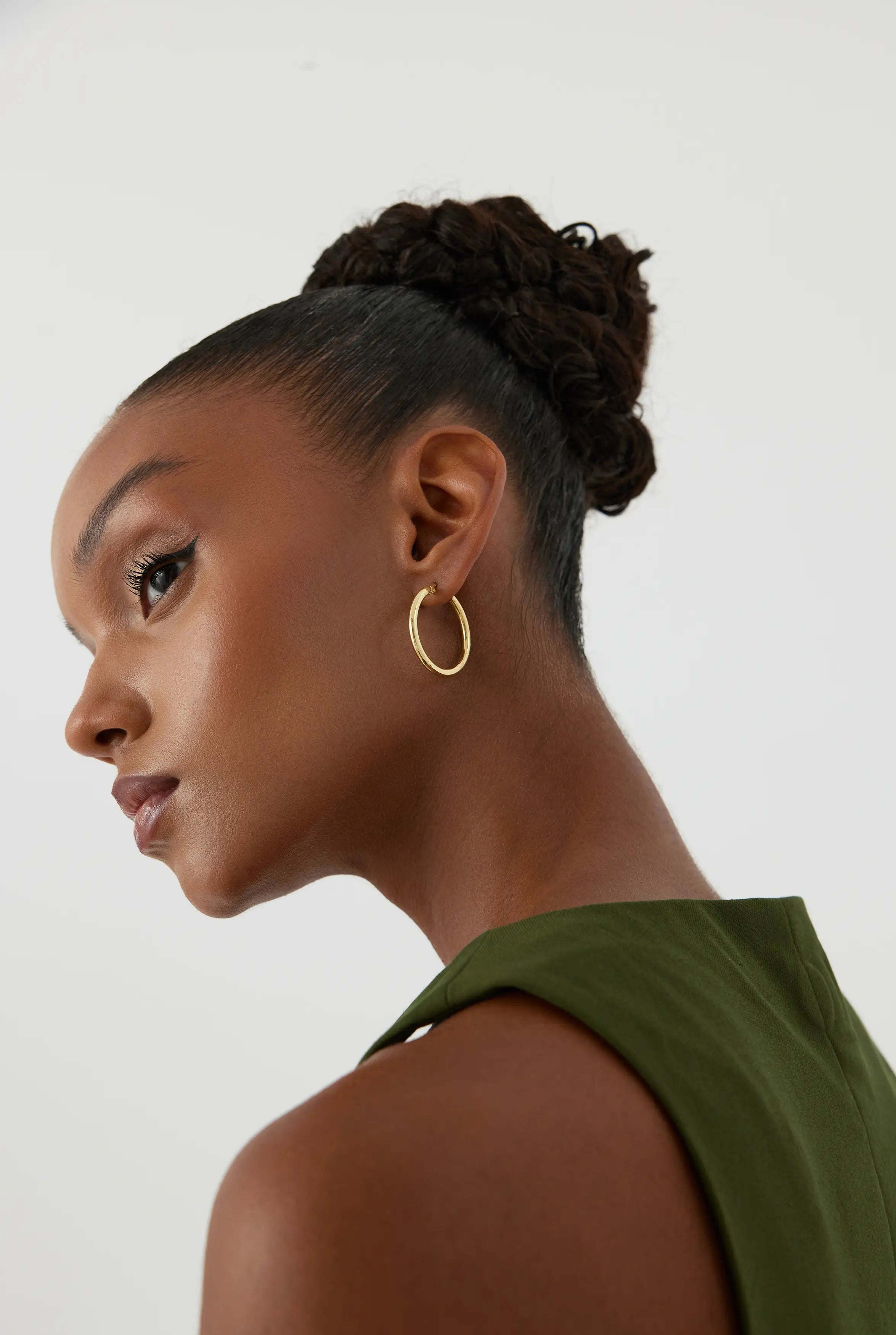 Classic Gold Hoop Earrings – 18K Gold-Plated Sterling Silver Timeless Jewelry