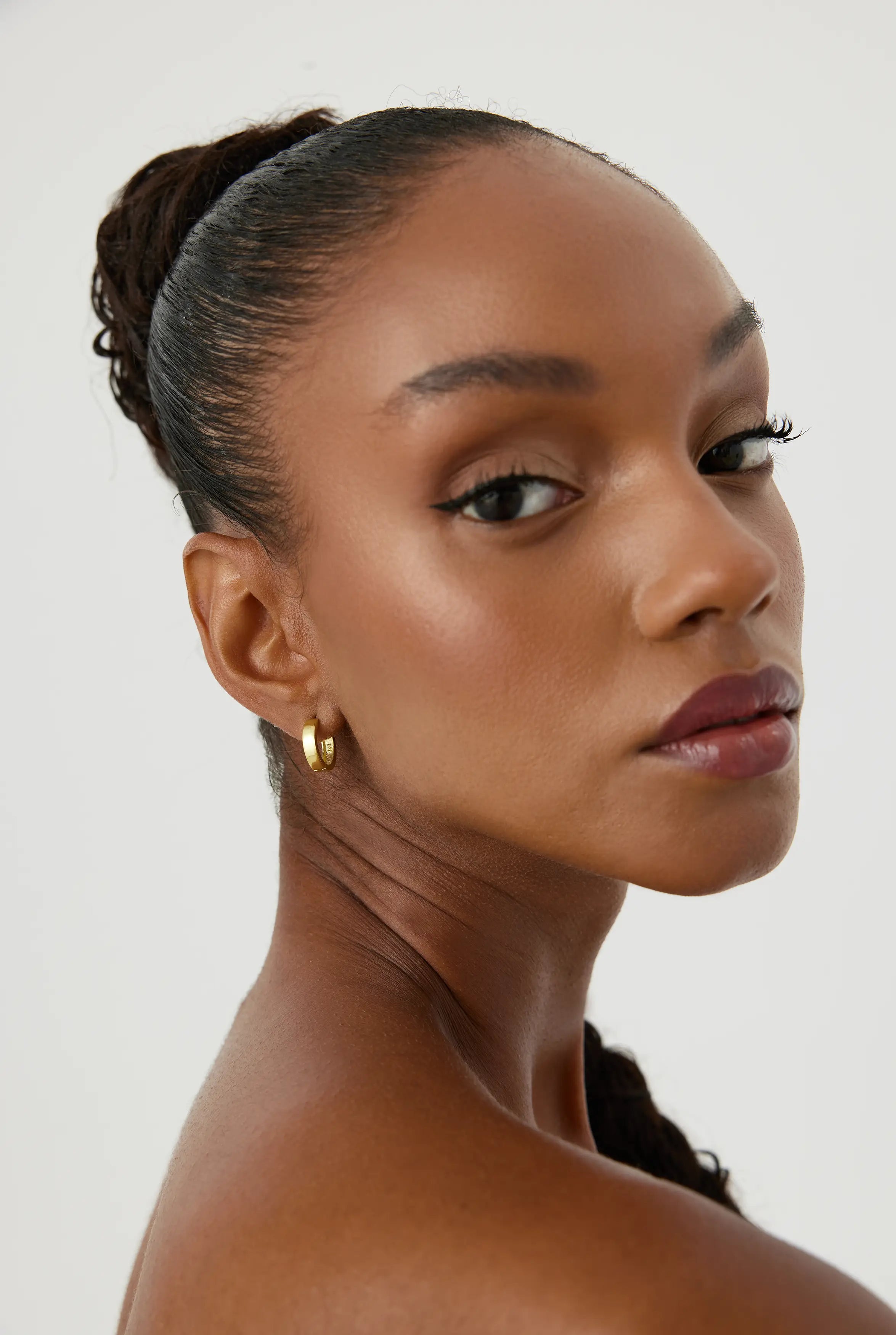 Sleek Gold Huggie Hoop Earrings – 18K Gold-Plated Sterling Silver Minimalist Jewelry