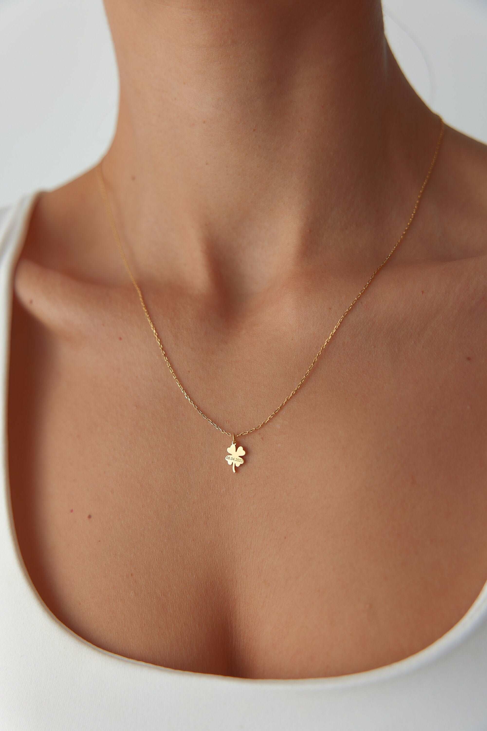 Gold Leaf Necklace – Minimalist 18K Gold-Plated Sterling Silver Pendant