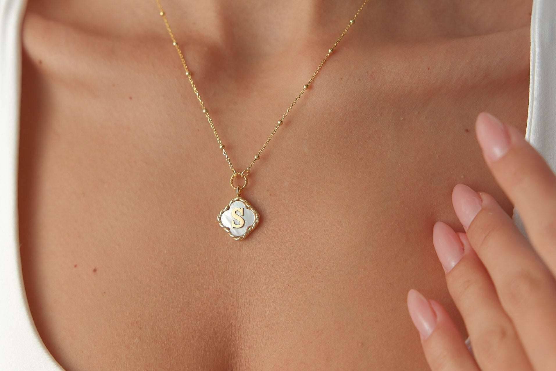 Clover Mother of Pearl Initial Pendant Necklace – 18K Gold-Plated Sterling Silver