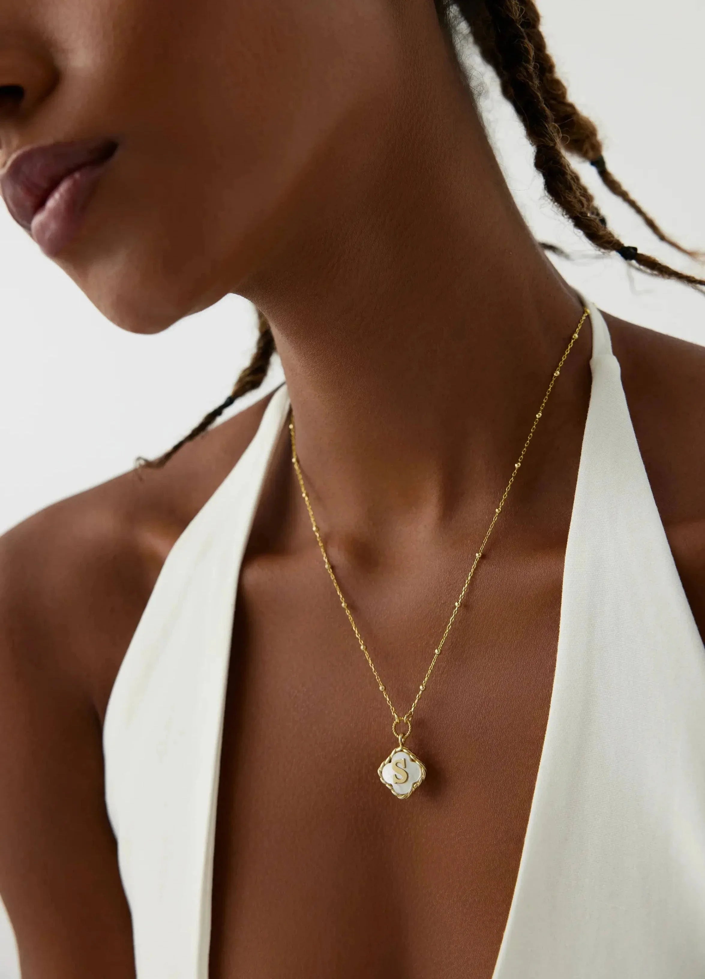 Clover Mother of Pearl Initial Pendant Necklace – 18K Gold-Plated Sterling Silver