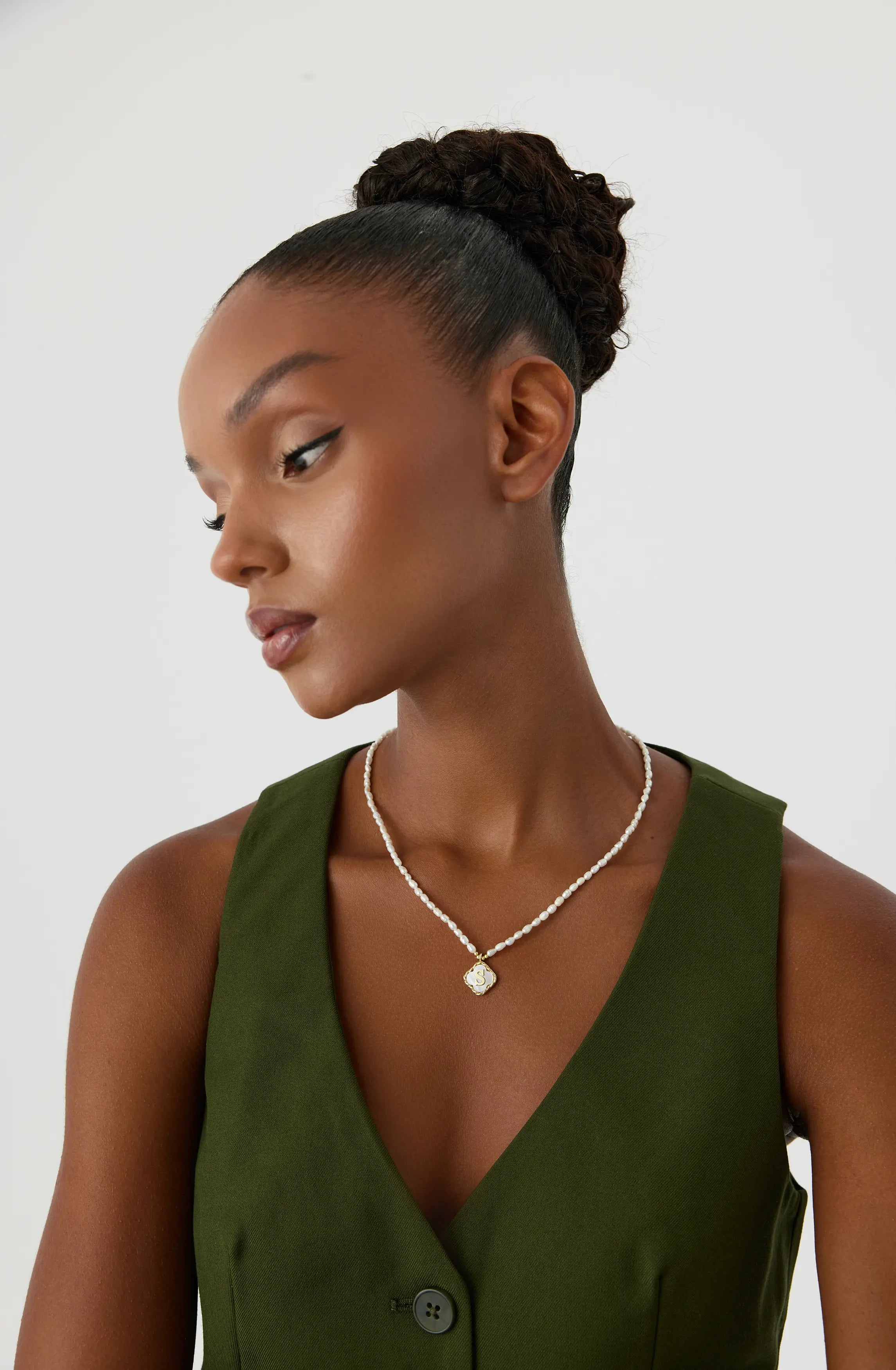 Freshwater Pearl Clover Pendant Initial Necklace – 18K Gold-Plated Sterling Silver Personalized Elegant Jewelry