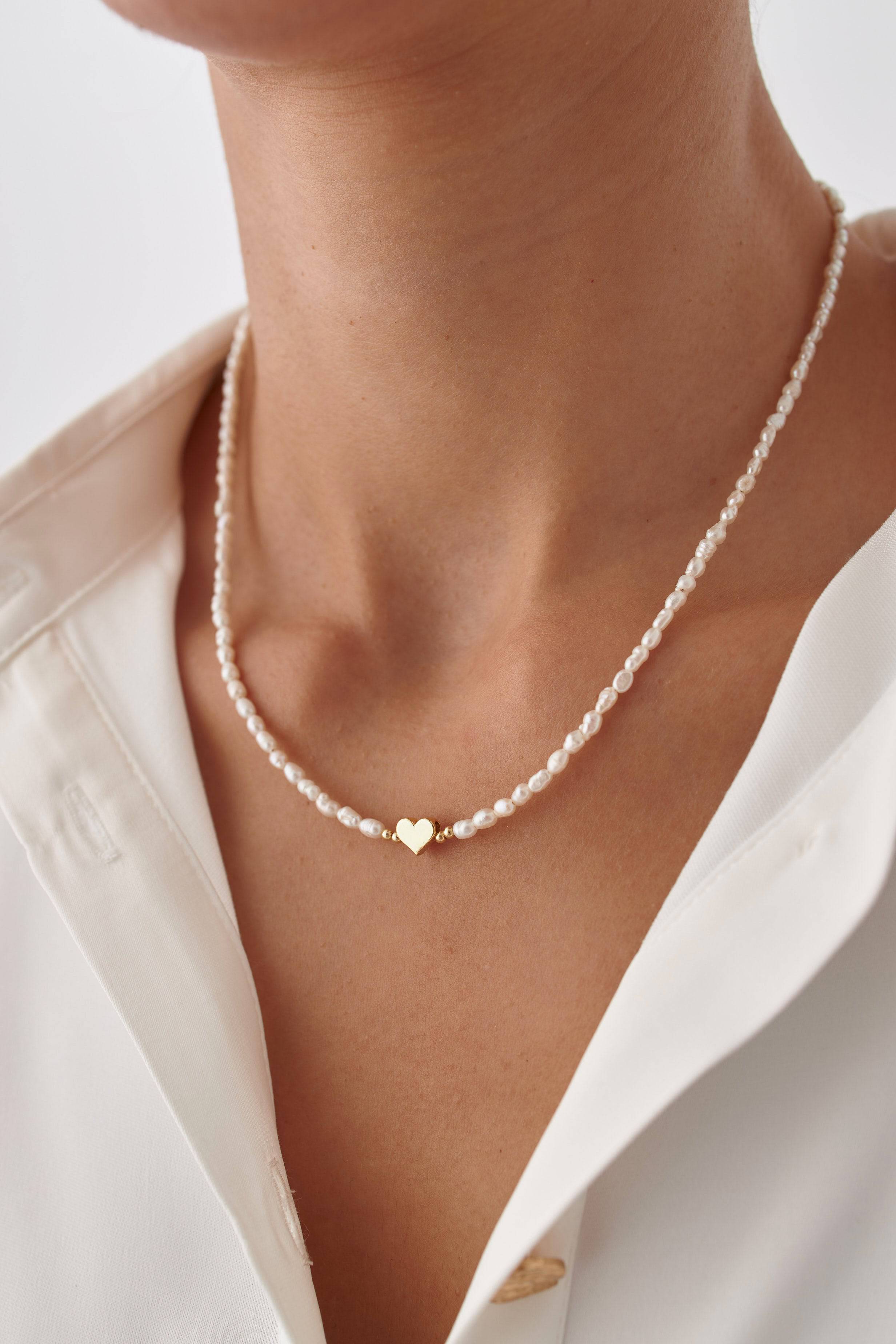 Gold Heart and Freshwater Pearl Necklace – 925K Sterling Silver Elegance