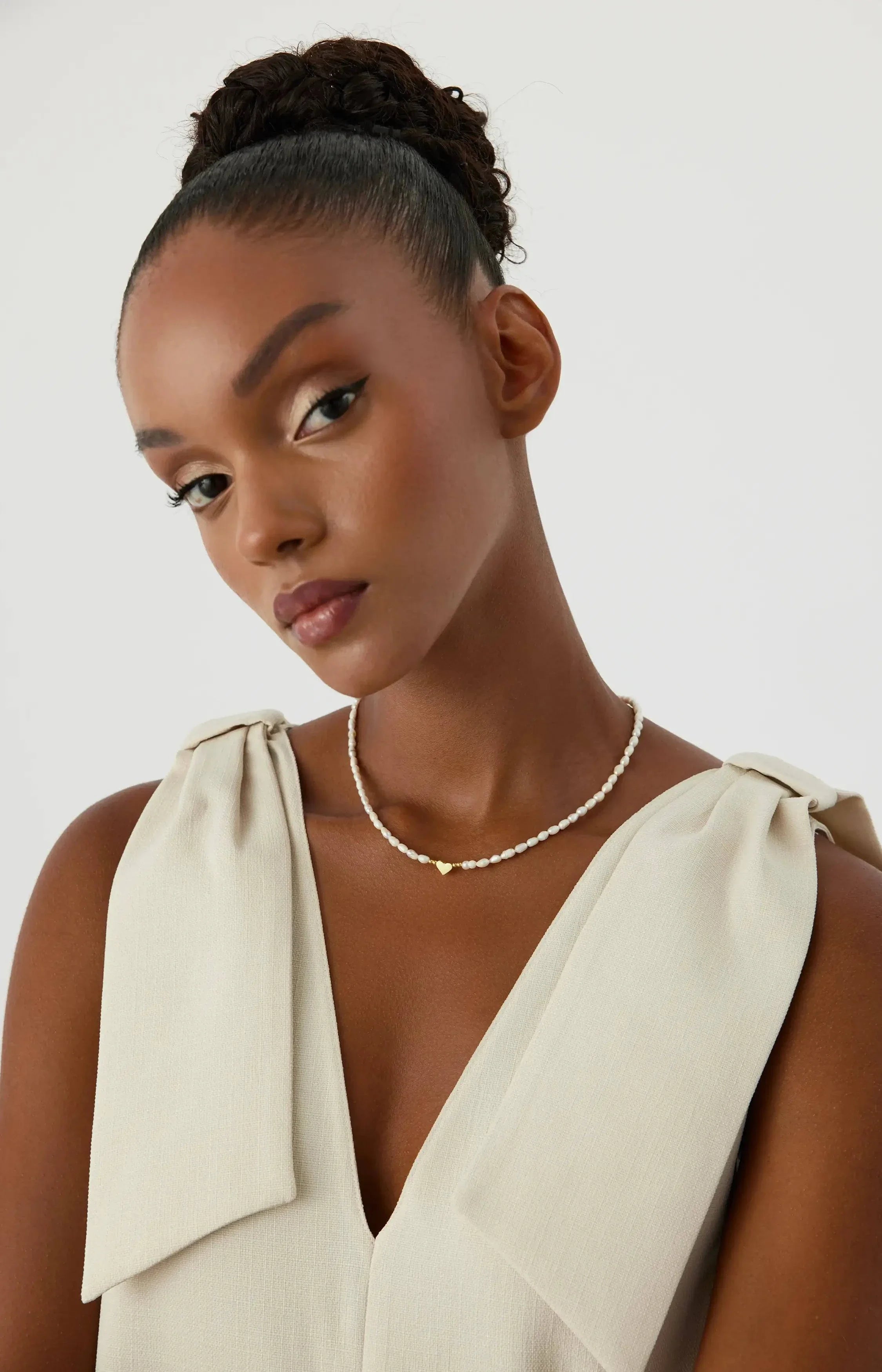 Gold Heart and Freshwater Pearl Necklace – 925K Sterling Silver Elegance