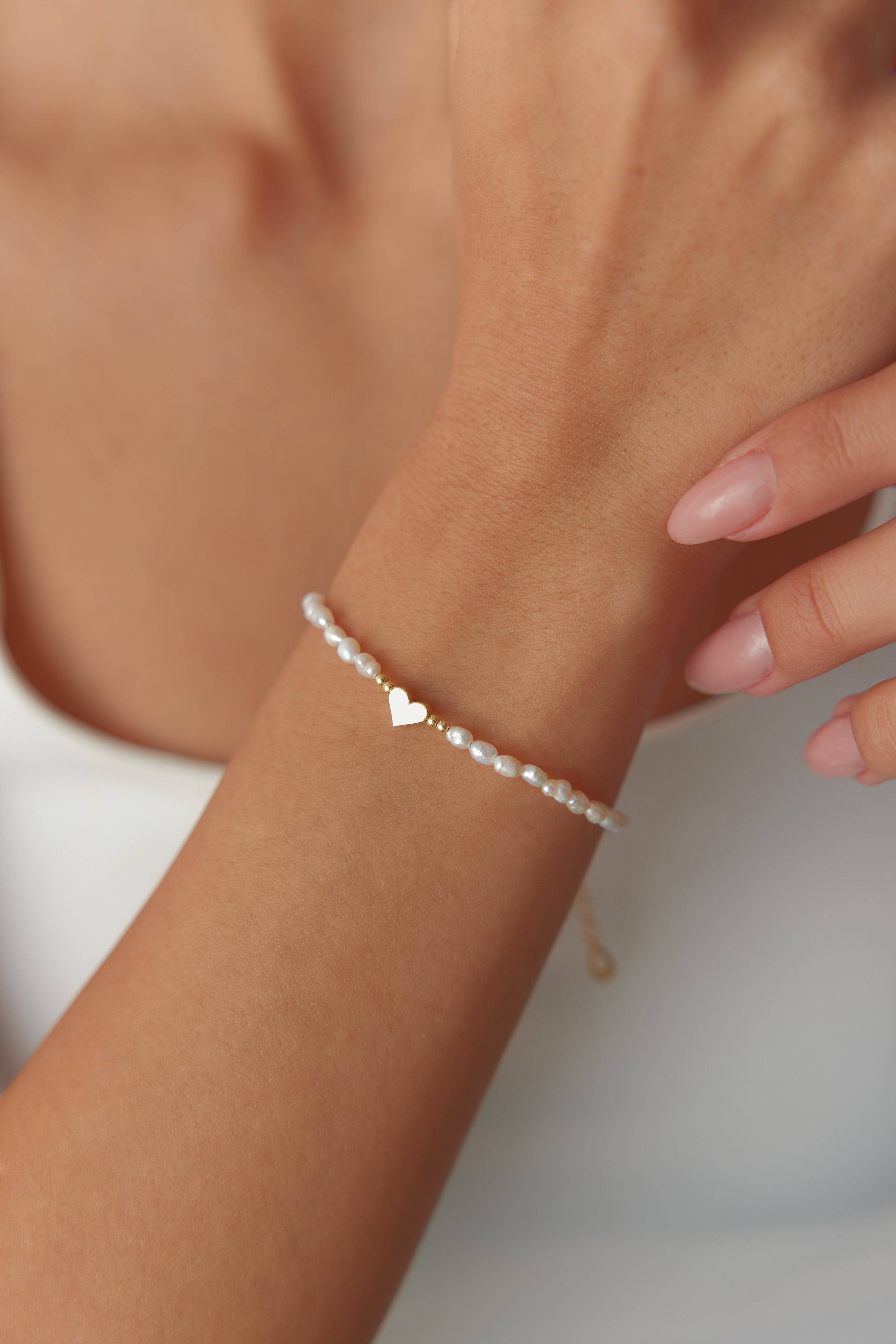 Gold Heart and Freshwater Pearl Bracelet – Elegant 925K Sterling Silver Jewelry