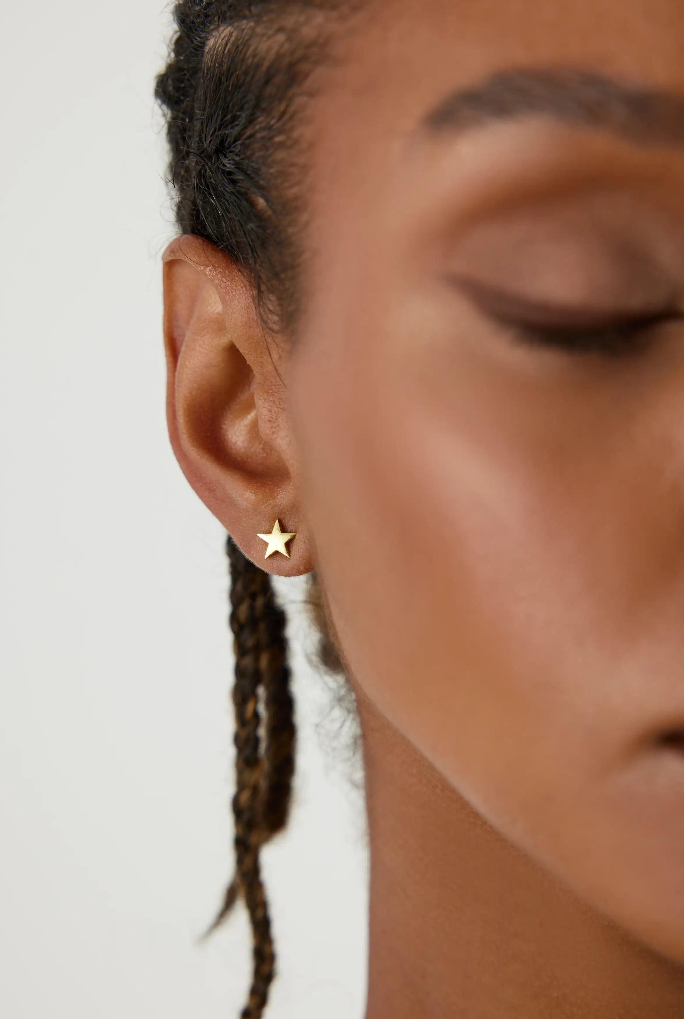 Dainty Star Stud Earrings – 18K Gold-Plated Sterling Silver Minimalist Celestial Jewelry